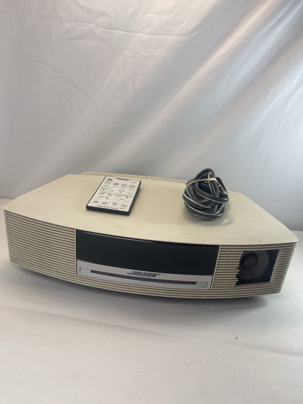 Bose Wave Music System AWRCC2 AM/FM Radio White - BROKEN GRILLE & CD PLAYER